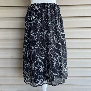 •Ryan Wylde• Abstract Floral Pull-On Skirt - Size 4X